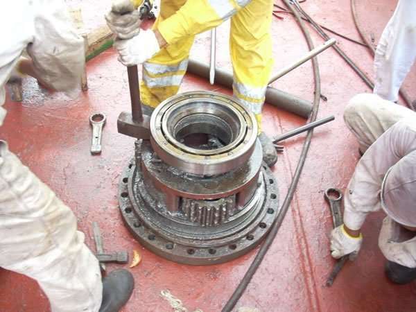 Emergency repairs to Norlift crane