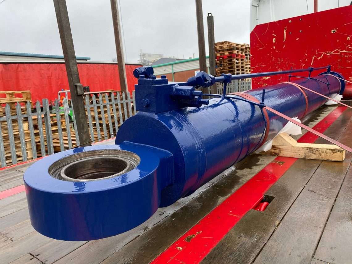 Troubleshooting and recertification of luffing cylinder