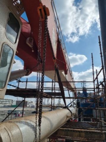 Hydraulic Cylinder Replacement for Offshore Crane
