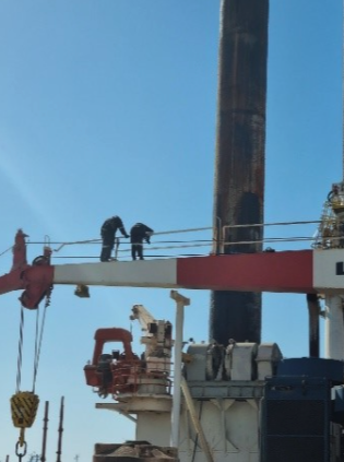 Hydraulic Cylinder Replacement for Offshore Crane